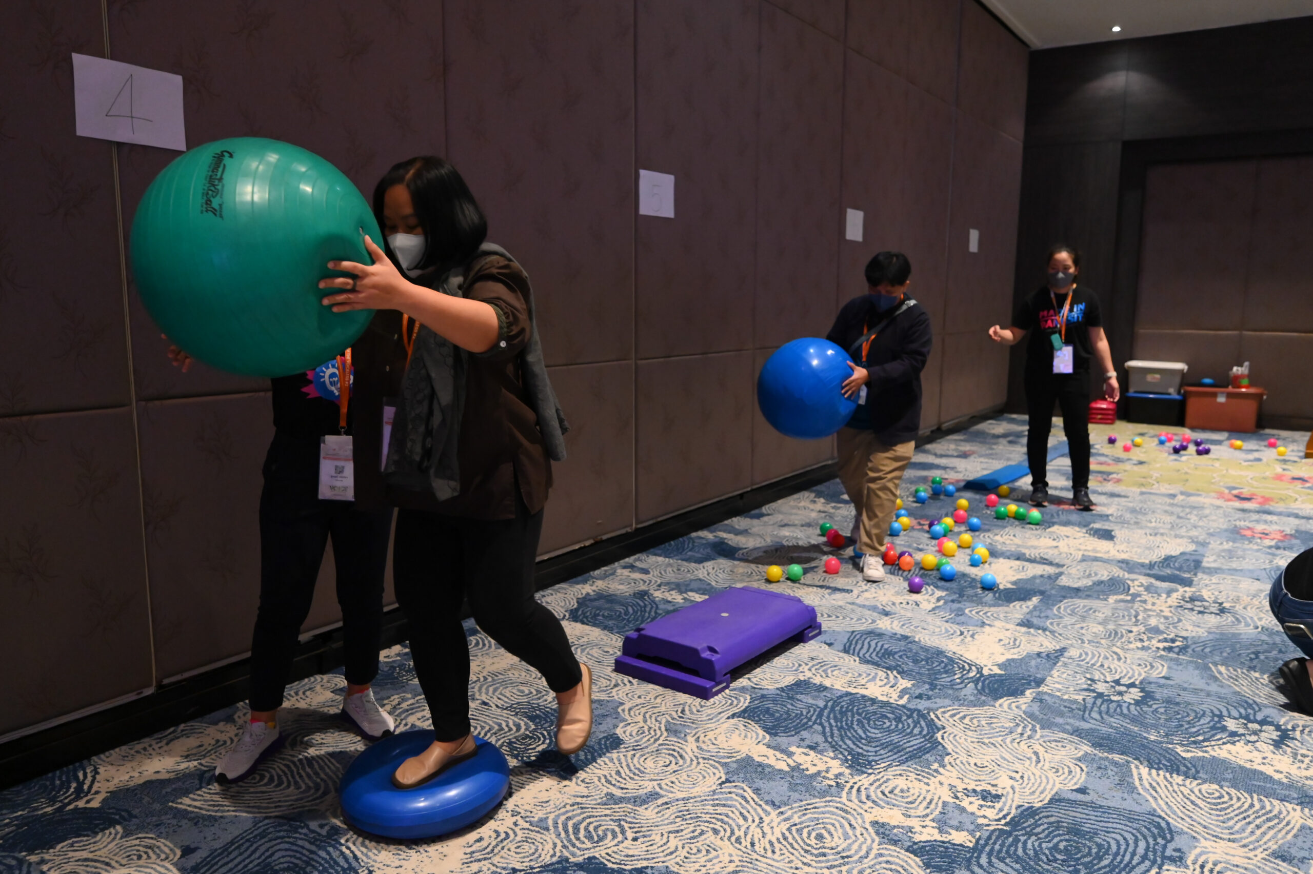 เตรียมความพร้อมสังคมสูงวัย…ฝึกลุก ล้มเป็น โดย สำนักงานประสานสนับสนุนการพัฒนานโยบายสาธารณะ เพื่อสุขภาวะรองรับสังคมสูงวัย