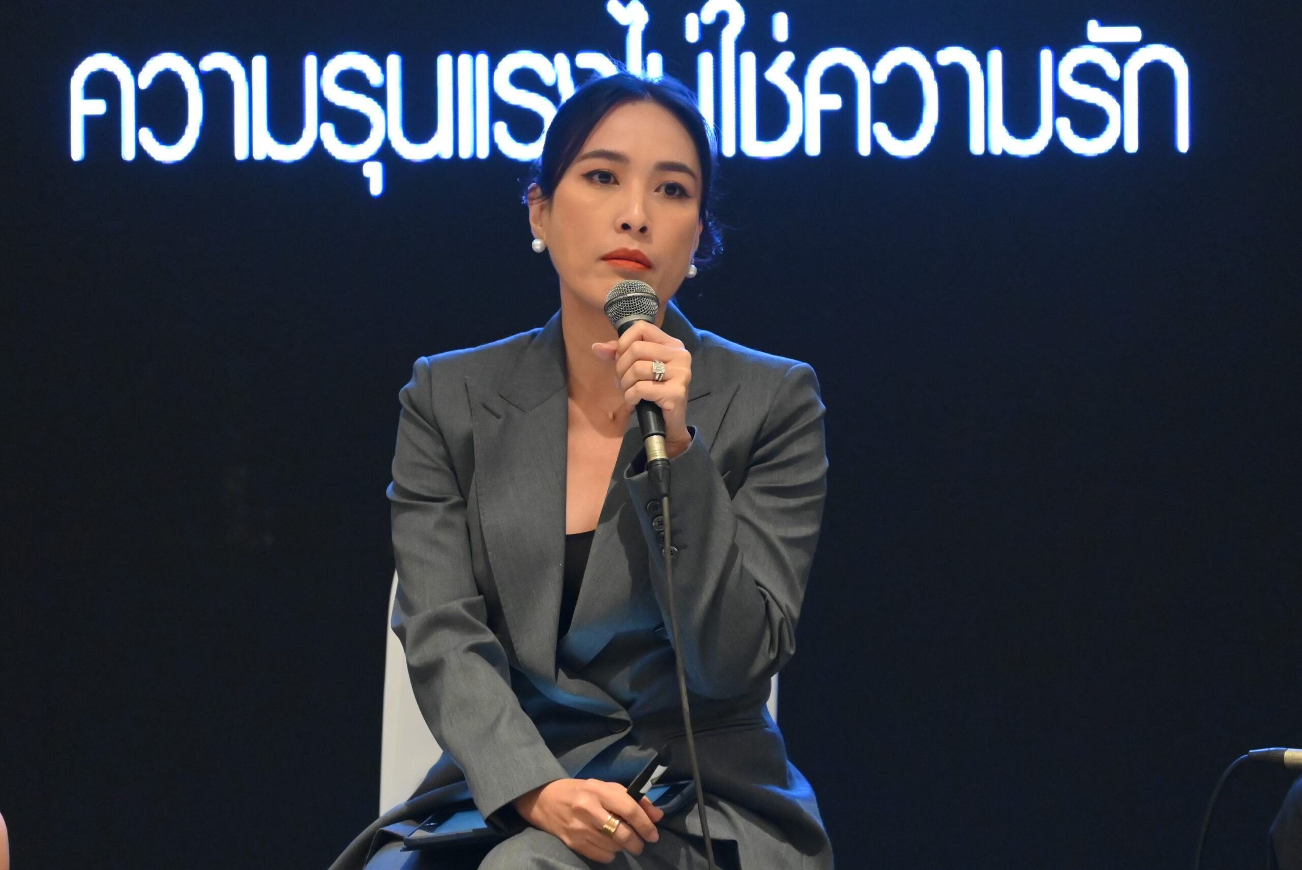 พื้นที่ปลอดภัยเพื่อลดปัญหาความรุนแรง สร้างได้ โดย แผนงานสุขภาวะผู้หญิงและความเป็นธรรมทางเพศ สมาคมเพศวิถีศึกษา