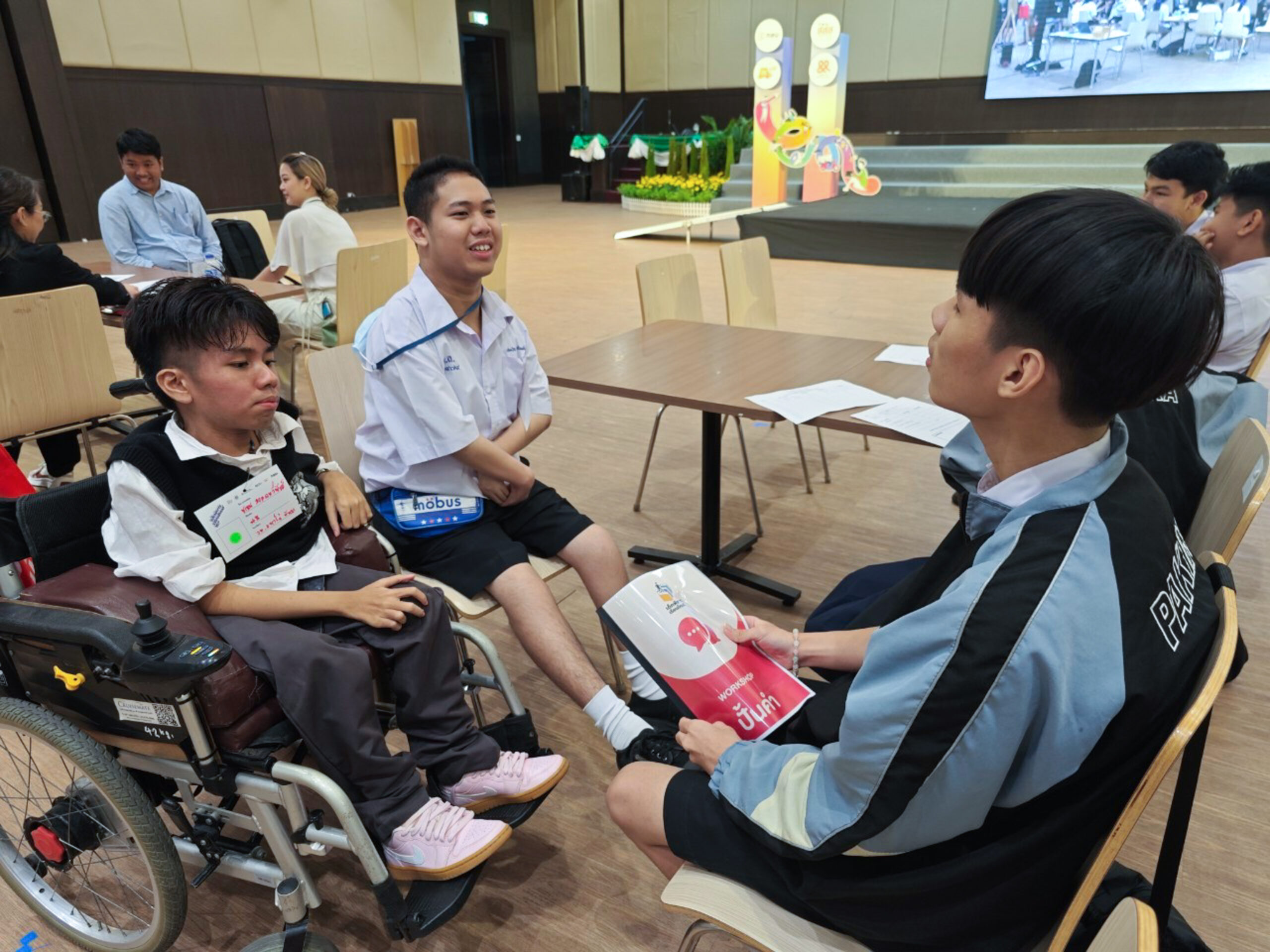 “เด็กพิการเรียนไหนดี 68” สสส. สานพลัง พม.- กทม.- มูลนิธิด้วยกันเพื่อคนพิการและสังคม- ภาคีเครือข่าย ขนทัพมหกรรมแนะแนวการศึกษา ปั้นพอร์ต-ปั้นคำ สร้างแรงบันดาลใจ ด่านแรกก้าวสู่รั้วมหาลัยฯ หลังพบคนพิการไทย 2.2 ล้านคน จบมหาลัยฯ เพียง 2% มุ่งผลักดันเข้าระบบการศึกษาสูงสุด เพื่ออนาคตที่ดีและเท่าเทียม